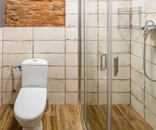 в центрі * إلفيف